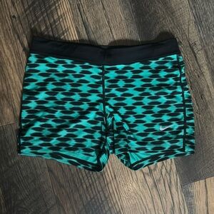 Nike Women’s Relay Dri Fit Fold over Running Shorts Green Black Printed Sz Med